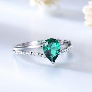 EMERALD GREEN PEAR SHAPE 6 X 8 CUBIC ZIRCONIA RING